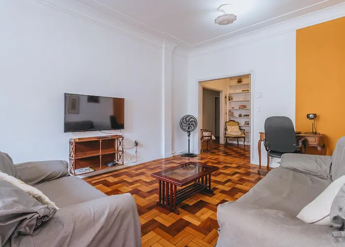 Amplo Apartamento - 3 Quartos - 1 Min Da Praia